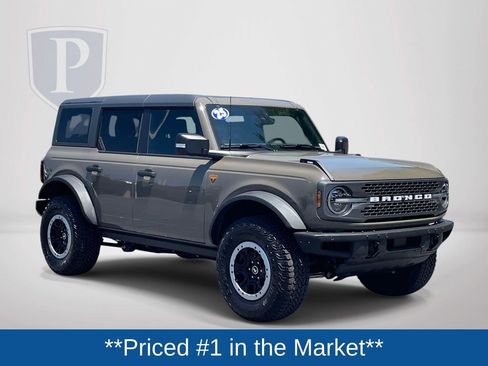 Used 2025 Ford Bronco Badlands AWD/4WD image 2