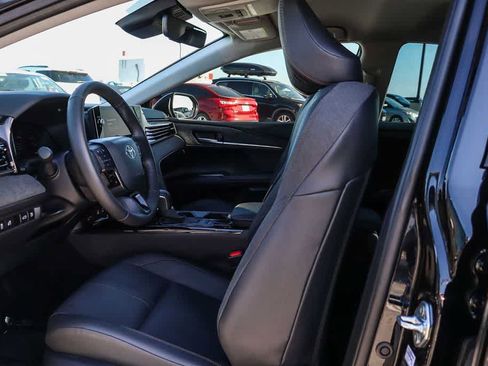 Used 2025 Toyota Camry XLE FWD image 16