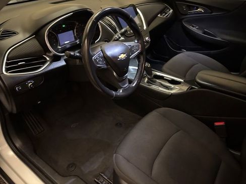 Used 2018 Chevrolet Malibu LT FWD image 12