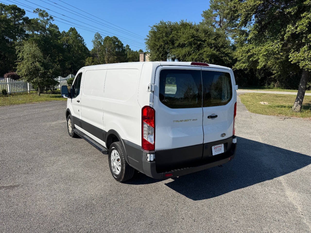 Used 2022 Ford Transit 250 Low Roof w/ Exterior Upgrade Package RWD image 4