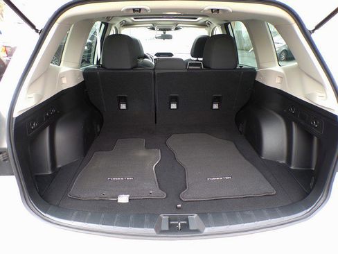 Used 2023 Subaru Forester Premium image 22