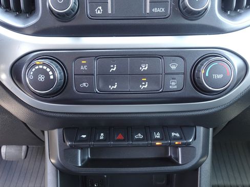 Used 2021 Chevrolet Colorado LT w/ Safety Package RWD image 19