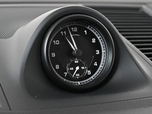 New 2026 Porsche Macan image 13