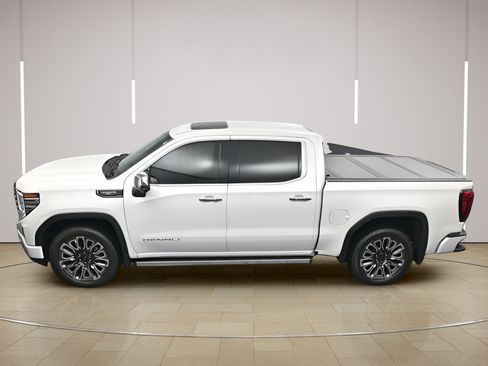 Used 2024 GMC Sierra 1500 Denali Ultimate AWD/4WD image 37