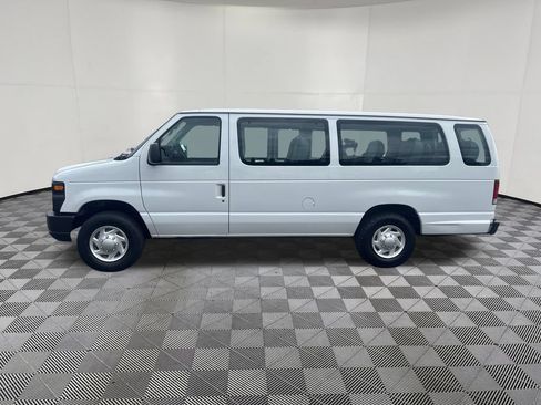 Used 2014 Ford E-250 and Econoline 250 Extended w/ Power Group RWD image 2