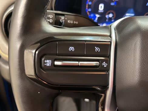 Used 2025 Chevrolet Colorado ZR2 w/ Technology Package AWD/4WD image 17