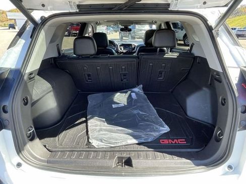 Used 2021 GMC Terrain SLT w/ Infotainment Package II image 9