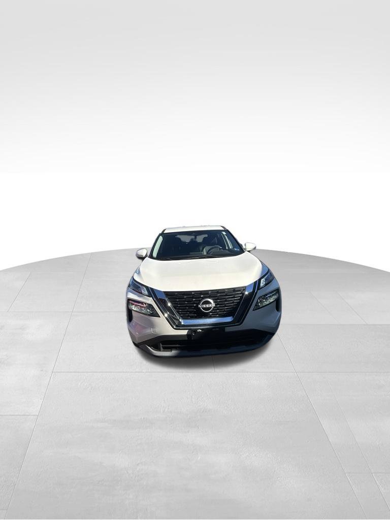 Used 2023 Nissan Rogue SV FWD image 9