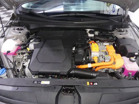 Used 2022 Hyundai Elantra Limited FWD image 14