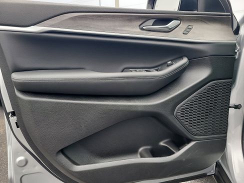 New 2025 Jeep Grand Cherokee L Limited w/ Black Appearance Package image 14