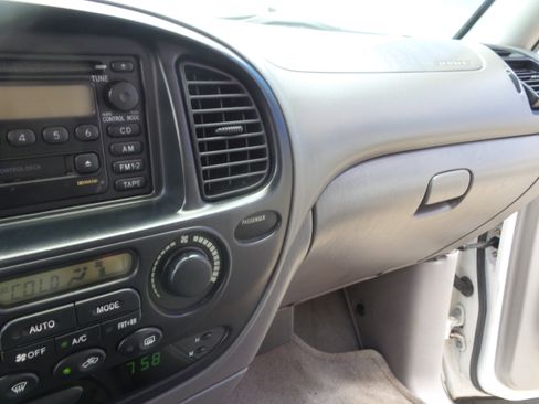Used 2001 Toyota Sequoia SR5 image 50