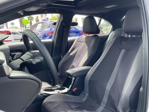 Used 2024 Toyota Corolla SE image 17