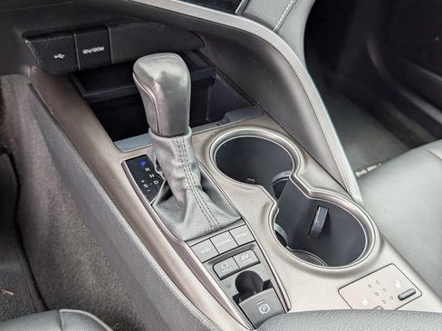 Used 2023 Toyota Camry SE w/ Cold Weather Package FWD image 16