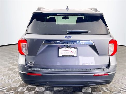 Used 2021 Ford Explorer XLT image 7