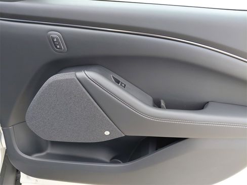 New 2025 Ford Mustang Mach-E Premium image 18