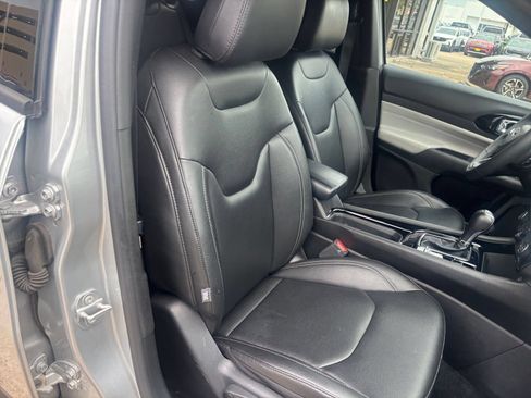 Used 2025 Jeep Compass Limited AWD/4WD image 37
