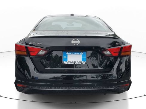 Used 2024 Nissan Altima 2.5 SV FWD image 5