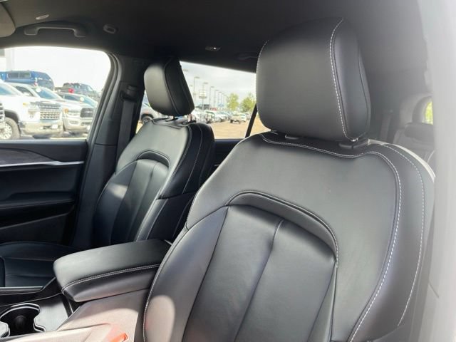 Used 2025 Jeep Grand Cherokee L Limited w/ Trailer Tow Package AWD/4WD image 13