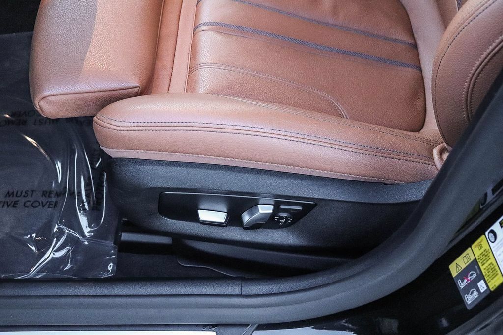 Used 2020 BMW 530e w/ M Sport Package RWD image 24