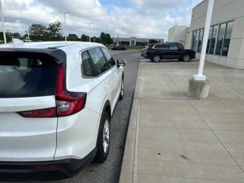 Used 2024 Honda CR-V LX image 4