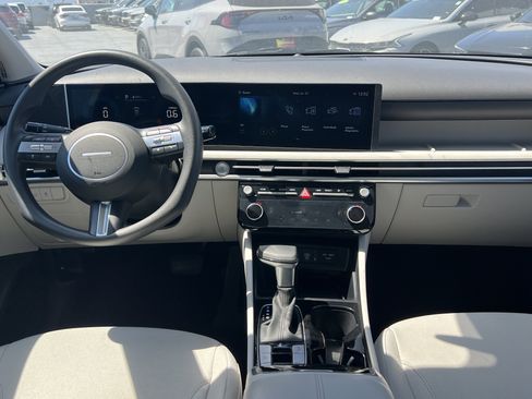 Used 2025 Hyundai Tucson SEL FWD image 19
