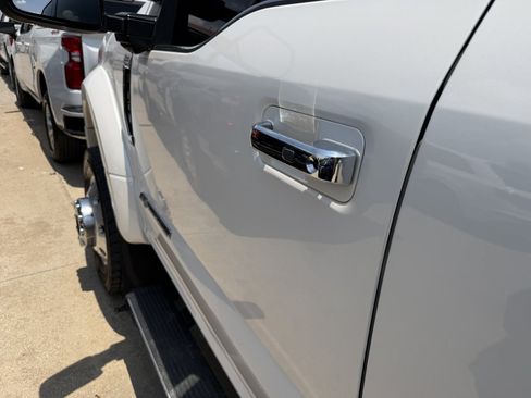 Used 2019 Ford F450 Platinum w/ Platinum Ultimate Package AWD/4WD image 32