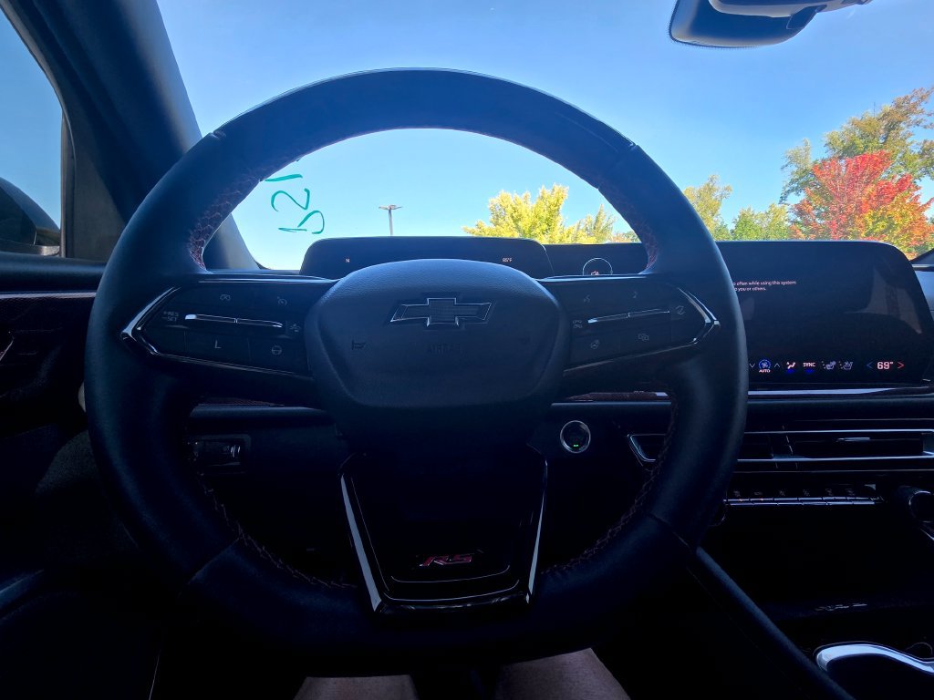 Used 2024 Chevrolet Traverse RS FWD image 26
