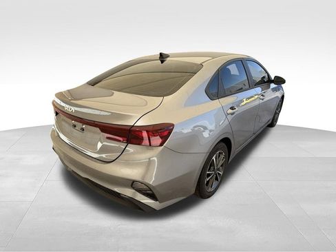 Used 2023 Kia Forte LXS FWD image 5