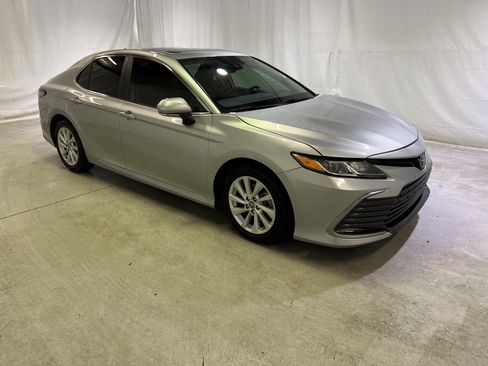 Used 2024 Toyota Camry LE w/ Convenience Package FWD image 2