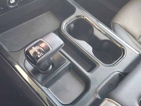 Used 2022 Chevrolet Silverado 1500 ZR2 w/ Technology Package image 22