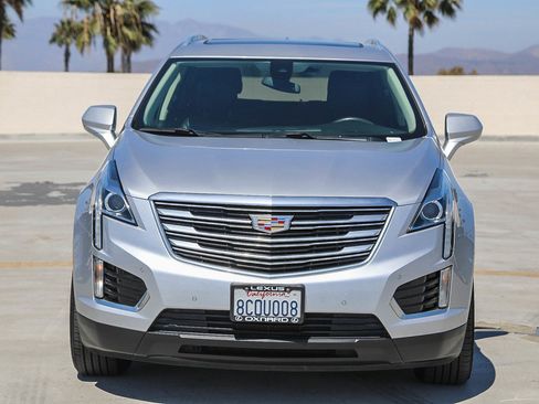 Used 2018 Cadillac XT5 Luxury w/ Driver Awareness Package FWD image 2
