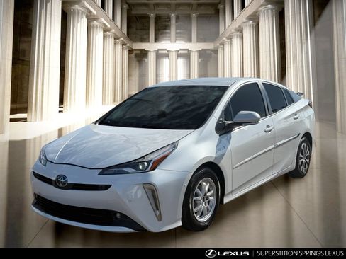 Used 2022 Toyota Prius XLE w/ Advanced Technology Package AWD/4WD image 4