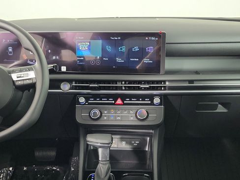 New 2025 Hyundai Santa Cruz SE image 9