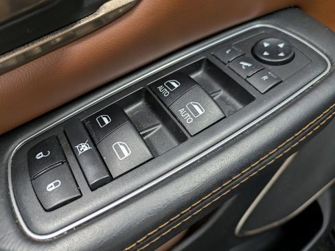 Used 2019 RAM 1500 Limited image 9