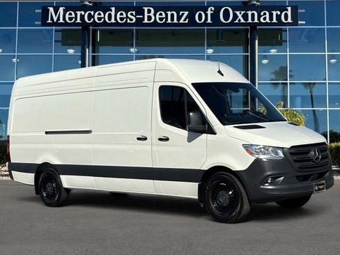 Used 2025 Mercedes-Benz Sprinter 2500 image 1