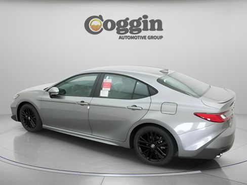 New 2026 Toyota Camry SE FWD image 8