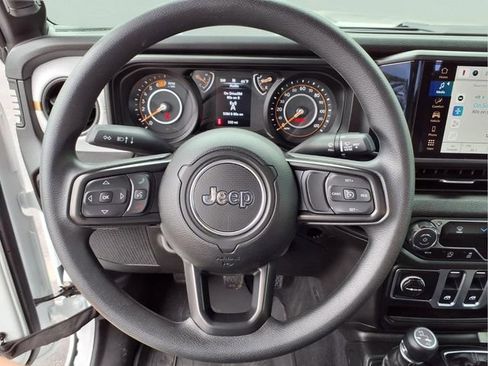 Used 2026 Jeep Wrangler Sport AWD/4WD image 21