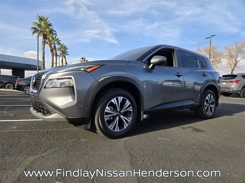 Used 2023 Nissan Rogue SV image 2