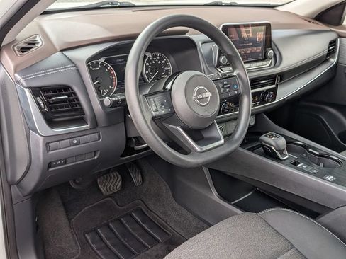 Certified 2022 Nissan Rogue SV FWD image 35