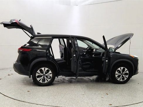 Used 2023 Nissan Rogue SV image 12