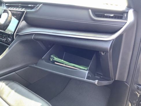 Used 2024 Jeep Grand Cherokee L Limited w/ Luxury Tech Group II image 46