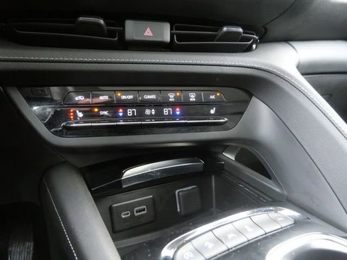 Used 2023 Buick Envision Preferred image 18