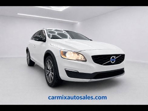Used 2017 Volvo V60 T5 Cross Country w/ Convenience Package AWD/4WD image 1