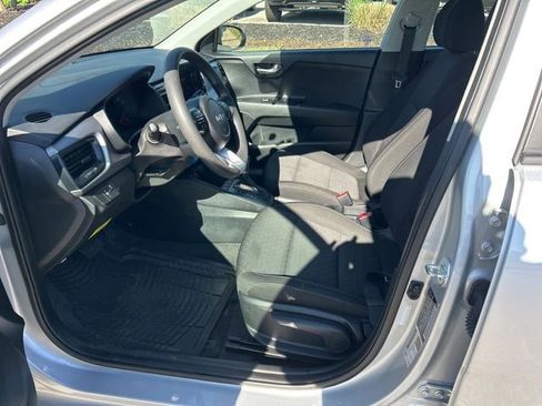 Used 2023 Kia Rio LX FWD image 7