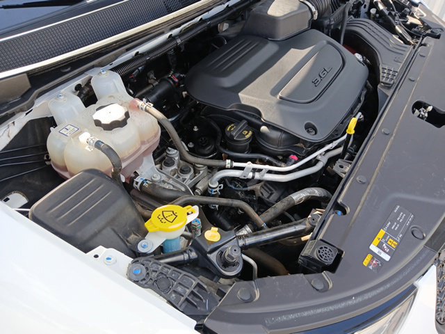 Used 2025 Chrysler Pacifica Limited FWD image 55