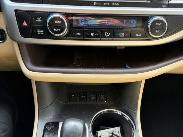 Used 2019 Toyota Highlander Limited Platinum AWD/4WD image 21
