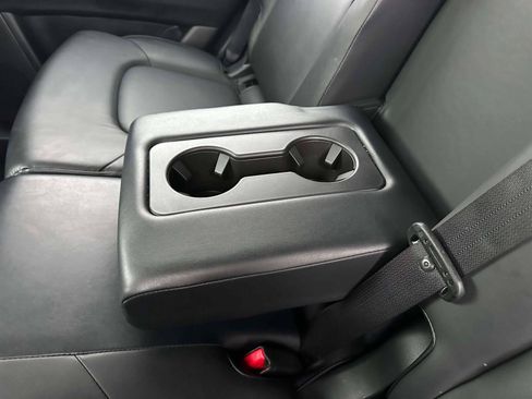 Used 2024 Nissan Armada SV image 11