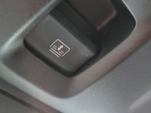 Used 2023 Cadillac Escalade Premium Luxury image 24