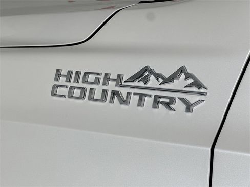 Used 2021 Chevrolet Tahoe High Country w/ Premium Package image 28