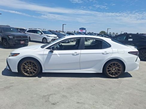 Used 2024 Toyota Camry SE w/ Convenience Package FWD image 7